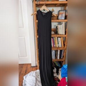 Lulu's Classic Black Top